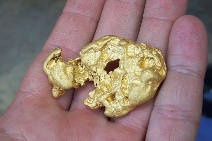 Geologists find bacteria that takes traces of gold and turns them into nuggets!