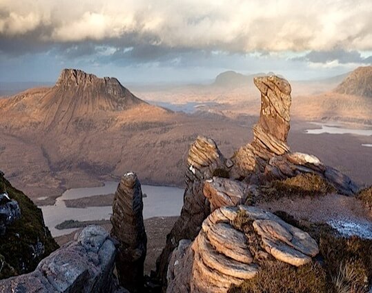 Western Australian School of Mines Professor Discovers Extremely Rare Mineral